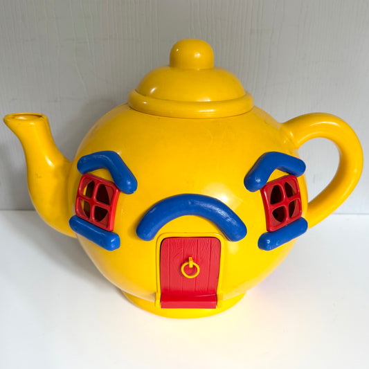 Vintage 1981 bluebird big yellow teapot playhouse. No figures
