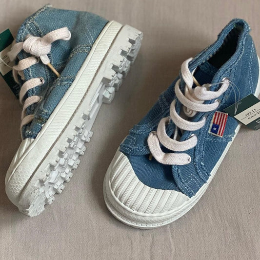 90s St Micheals denim lace up shoes - so cool. One shoe is slightly faded but it adds to the look. Size 11 still with labels