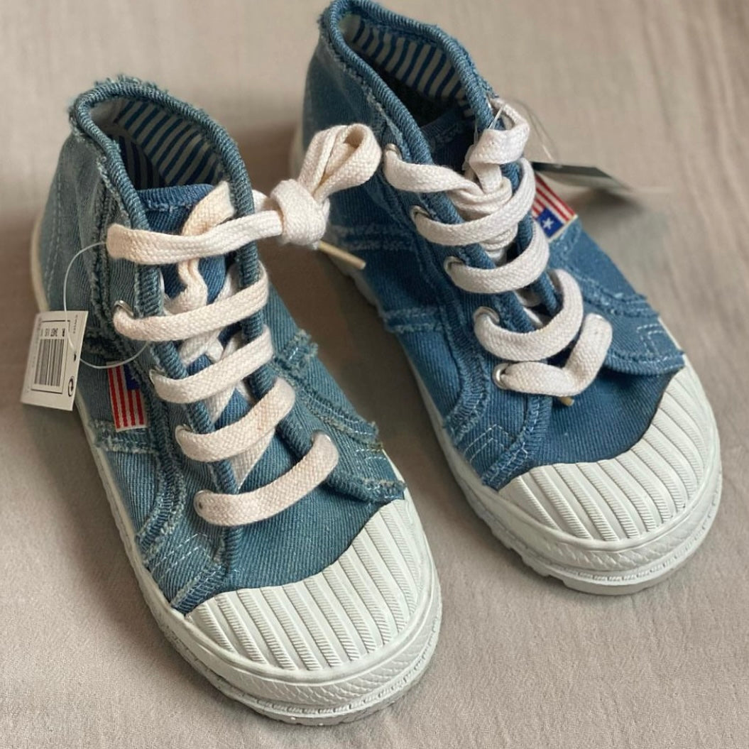 90s St Micheals denim lace up shoes - so cool. One shoe is slightly faded but it adds to the look. Size 11 still with labels