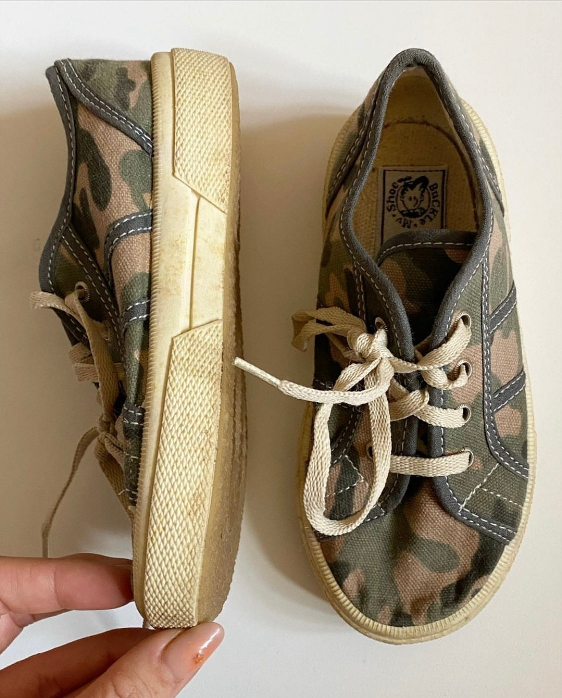 Old school camo ‘ buckle my shoe’ LONDON lace up shoes. Size 27