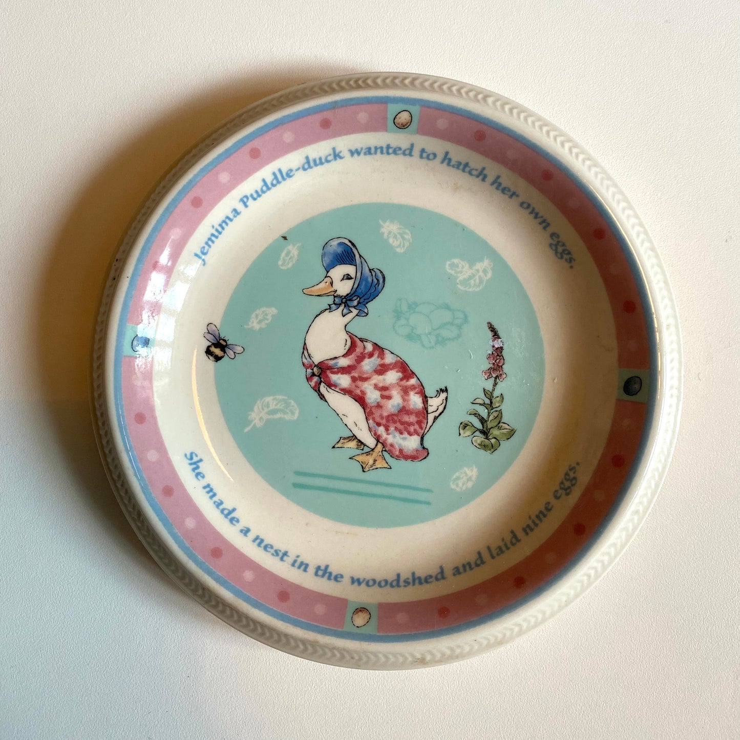 Jemima puddle duck vintage 2002 plate. Slight chip on the bottom ( can’t see from the top)