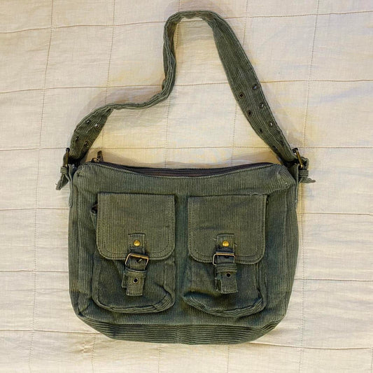 Khaki green ribbed corduroy shoulder bag 
Medium size fits a lot!